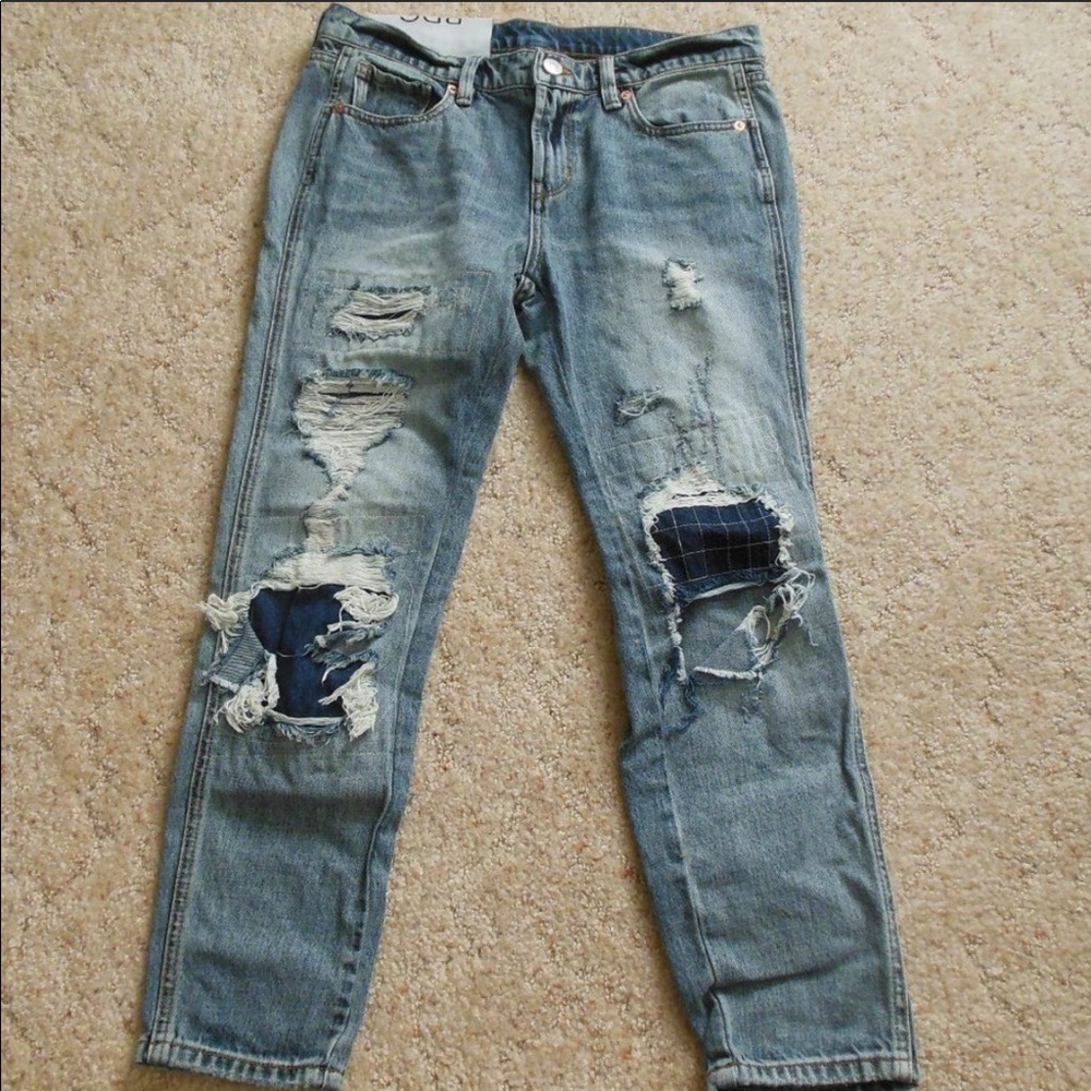 NWT Urban outfitters- Distressed Patch Mom Jeans